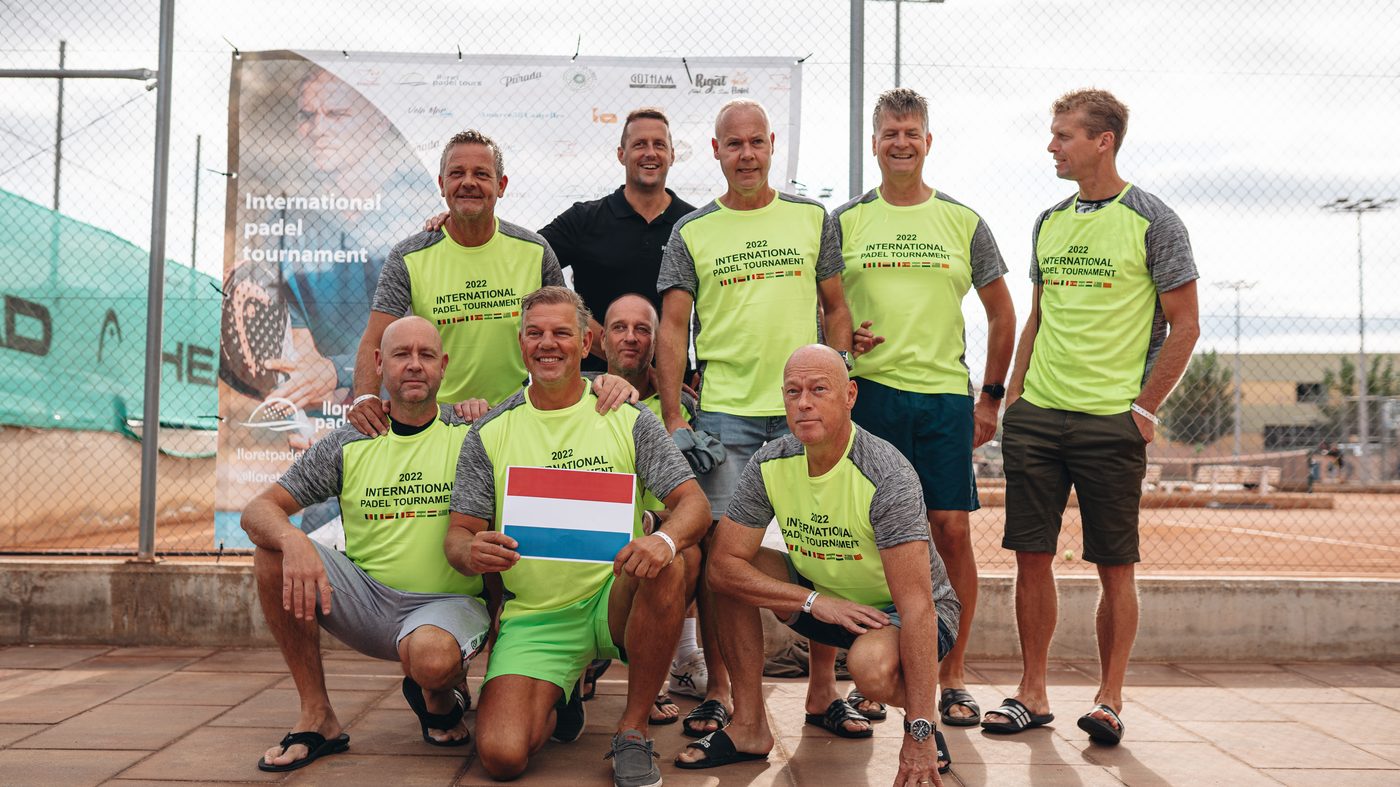 International players posing at a Padel & Go tournament