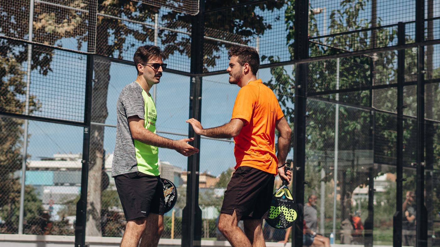 Players shaking hands after a match at a Padel & Go tournament